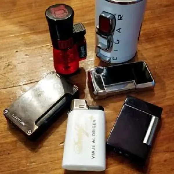 Những Phụ Kiện Chuyên Nghiệp Để Chơi Xì Gà - Phụ Kiện Cigar Cao Cấp