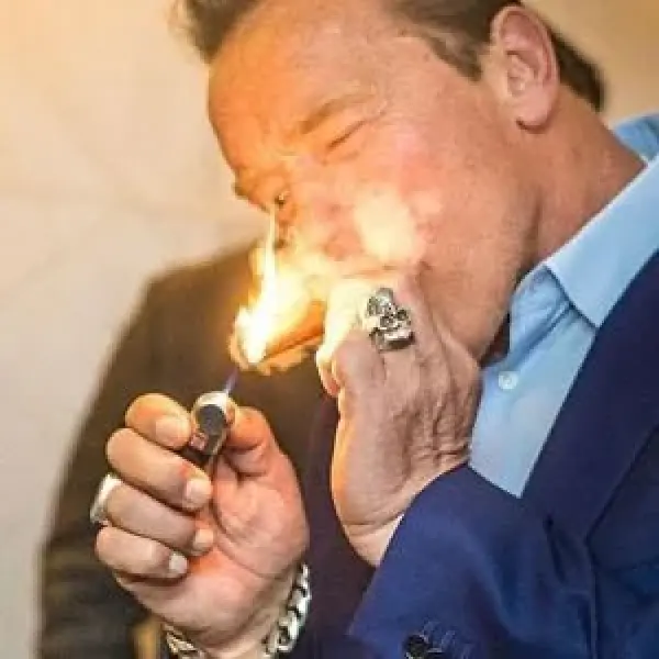 Hút Xì Gà Nên Sài Bật Lửa Nào - Những Dòng Bật Lửa Khò Cho Cigar