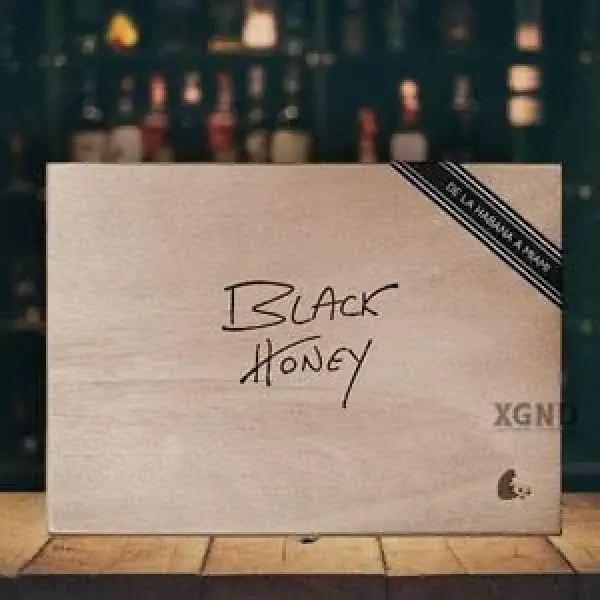 Dòng Xì Gà Miami-Made Warped Black Honey Được Sản Xuất Trở Lại