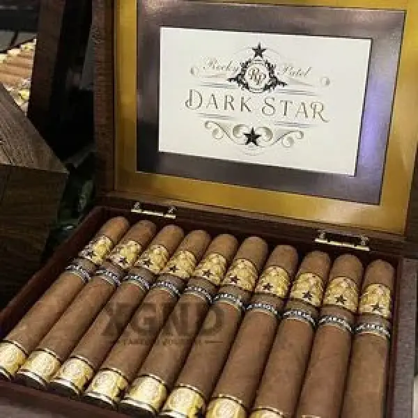 Dòng Xì Gà Rocky Patel Dark Star Với Nguồn Nguyên Liệu Đặc Biệt