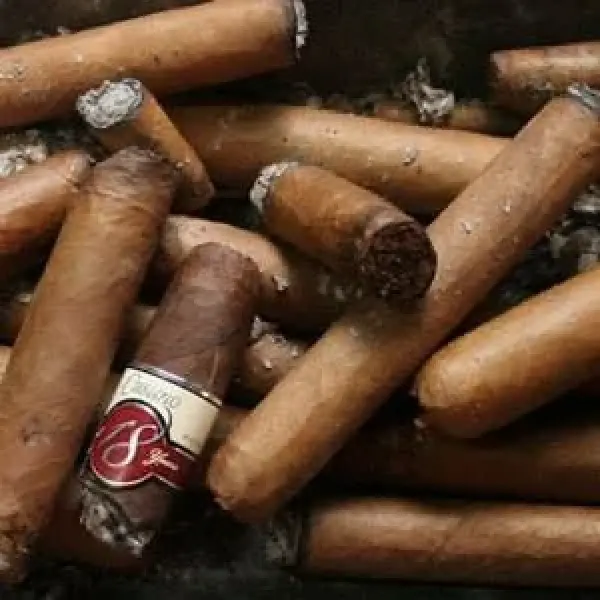 Xì Gà Davidoff Từng Bị Tiêu Hủy Hơn 100 Nghìn Điếu Bởi Zino - Chuyện Xì Gà
