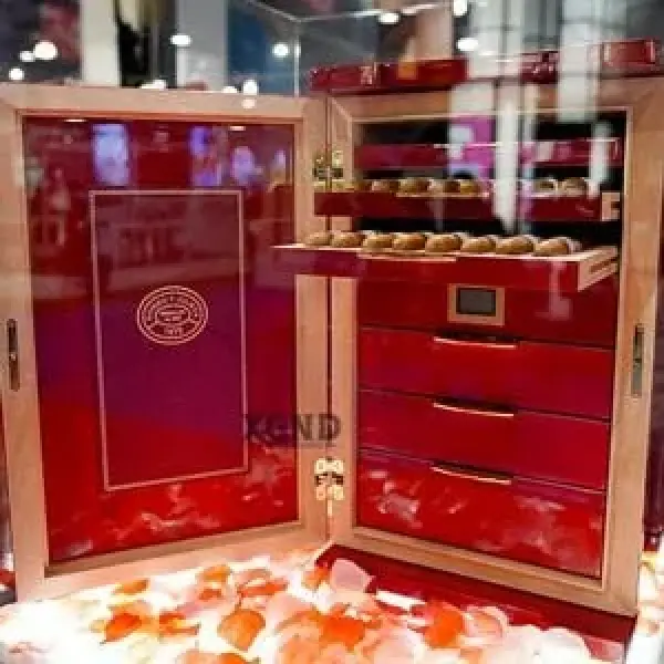 Tủ Bảo Quản Xì Gà Romeo Y Julieta Bed of Roses Humidor Phiên Bản Đặc Biệt