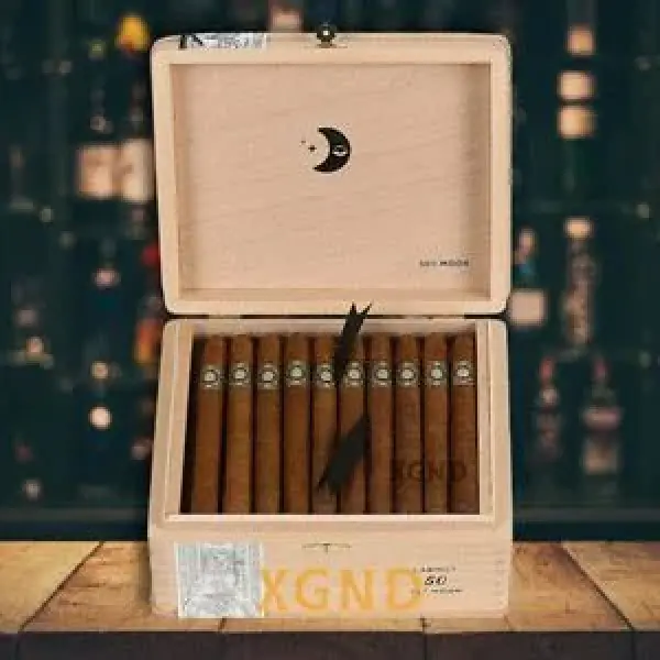 Khám Phá Dòng Xì Gà Sky Moon Đến Từ Hãng Warped Cigars