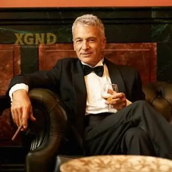 Hướng Dẫn Hút Xì Gà Đúng Kỹ Thuật Cho Trải Nghiệm Cigars Tối Ưu