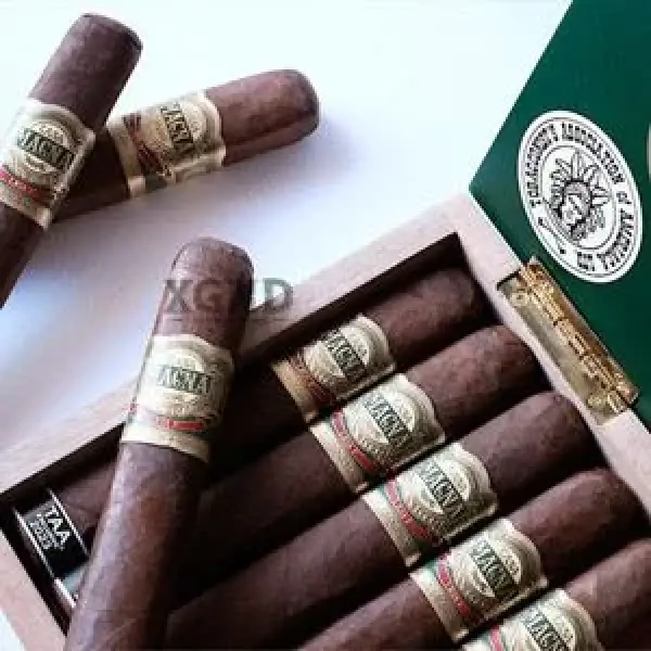 Thương hiệu Quesada ra mắt độc quyền dòng xì gà Casa Magna TAA