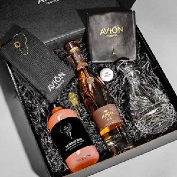 Tequila Avión Cùng Caddies Caddy Kits Nâng Tầm Truyền Thống Golf