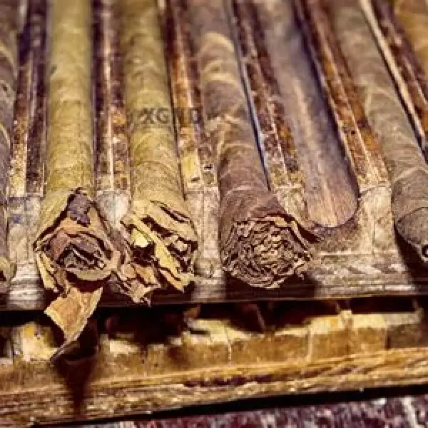 Giải quyết những lầm tưởng về độ nặng của một điếu xì gà