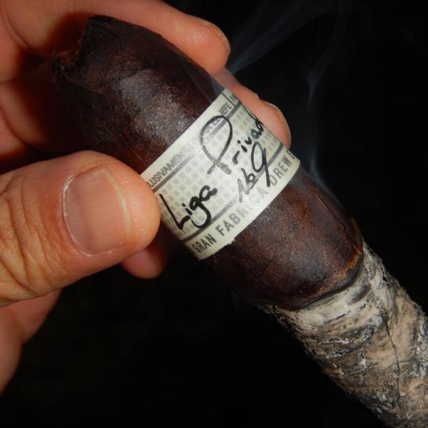 Drew Estate Liga Privada No. 9 Flying Pig - Xì Gà Chính Hãng